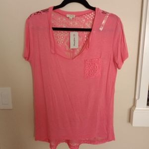 Lily White Pink V-Neck Lace Back T-shirt (M)